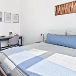 Stay In The Heart Of Nulu With Free Parking