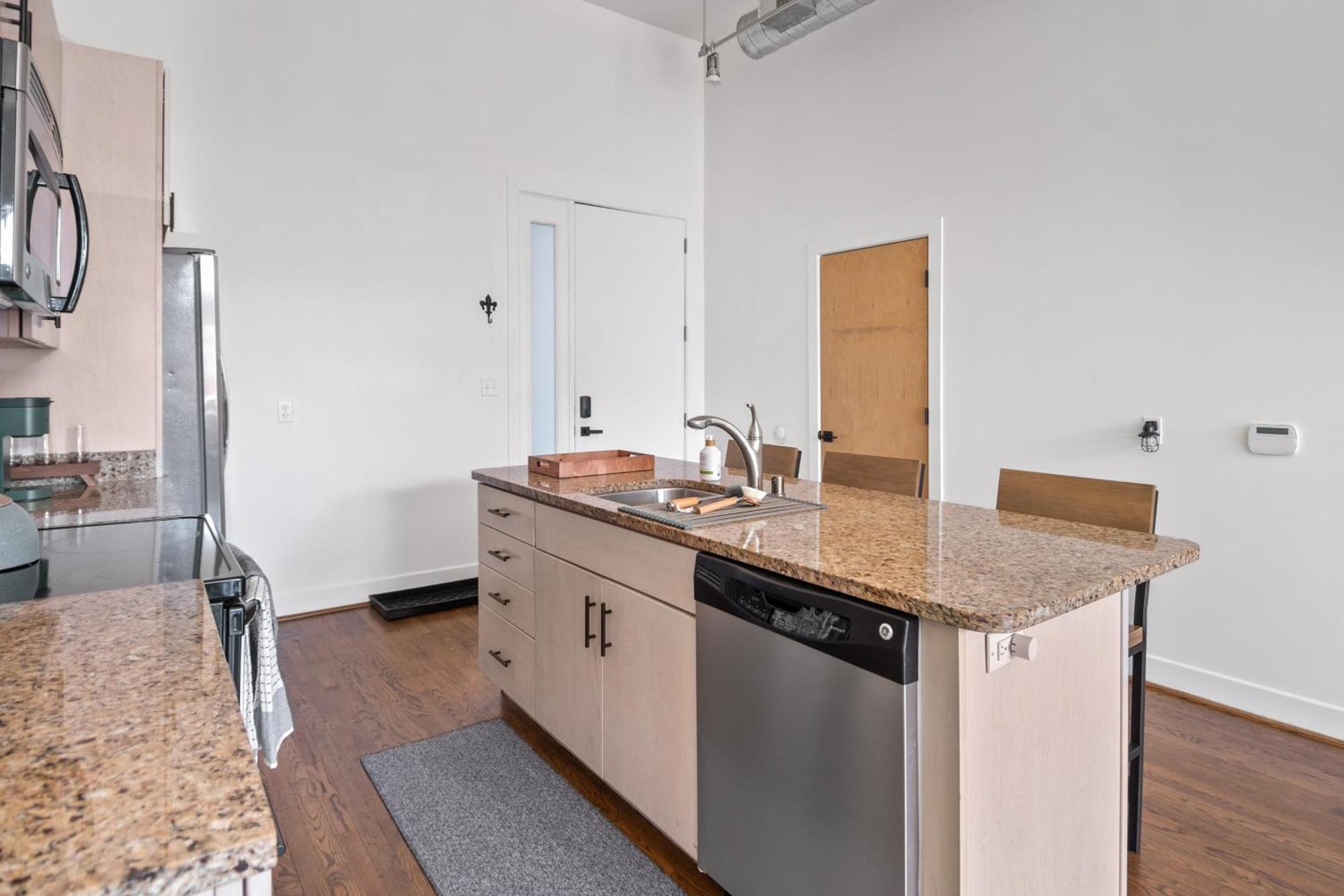 Apartment In The Heart Of Nulu With Free Parking *